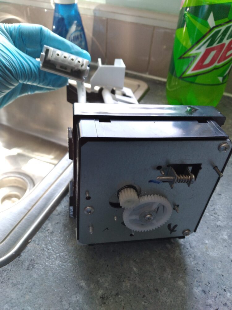 appliance repair refrigerator repair ice maker gear failure ofordshire pl southchase orlando fl 32824